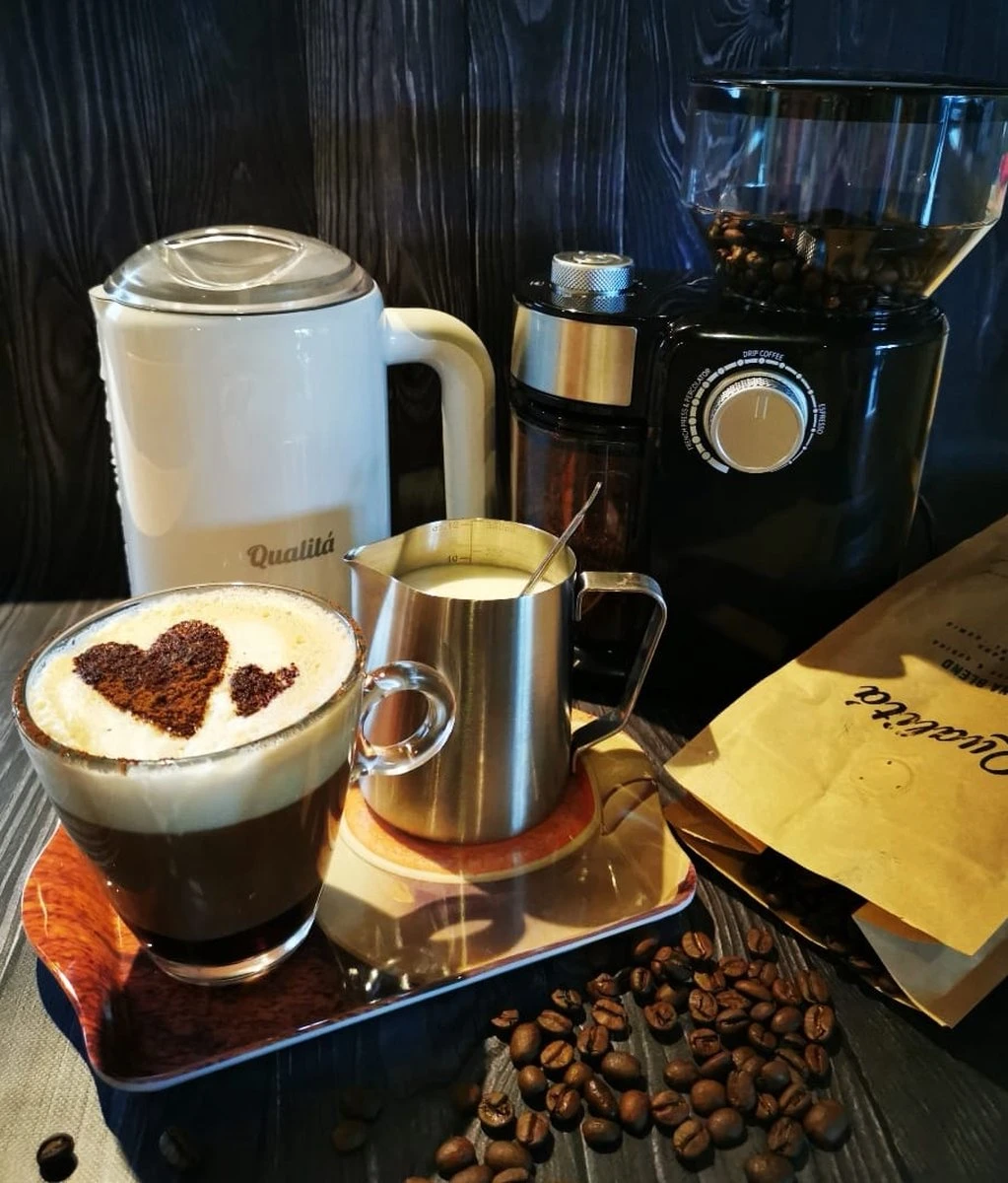 Qualitá® Melkkan Met Art Pen - Barista Melkkannetje - 350 ML - Melkopschuimkannen 7 Qualitá® Melkkan Met Art Pen - Barista Melkkannetje - 350 ML - Melkopschuimkannen - Afbeelding 5