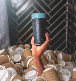 Circular&Co. Herbruikbare To Go Koffiebeker (rCUP) Zwart/zwart 8oz/227ml -Skimask 1133x1200 7