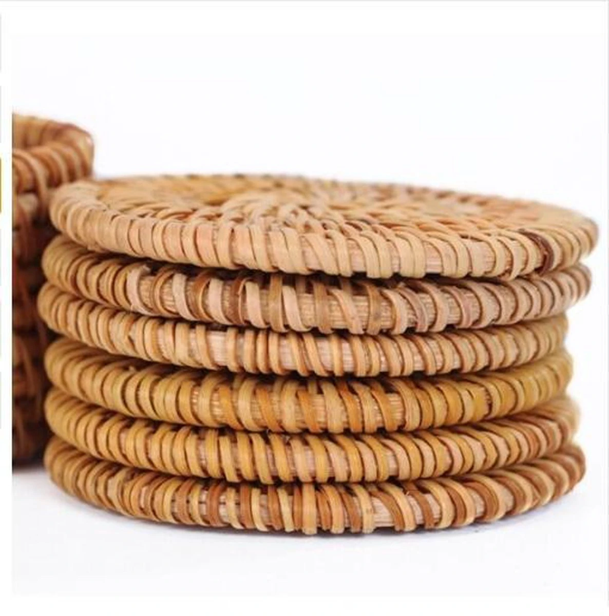 Merkloos Handgemaakte Rotan Onderzetters - Set Van 6 Stuks– Onderleggers Voor Glazen Inclusief Houder– Bamboo Hout - 10CM 4 Merkloos Handgemaakte Rotan Onderzetters - Set Van 6 Stuks– Onderleggers Voor Glazen Inclusief Houder– Bamboo Hout - 10CM - Afbeelding 2