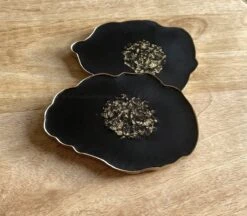 Luxe Epoxy Onderzetters Zwart/ Goud Met Gouden Rand - Handgemaakt - Uniek - Resin Art 7 Luxe Epoxy Onderzetters Zwart/ Goud Met Gouden Rand - Handgemaakt - Uniek - Resin Art -Skimask 1200x1047 5