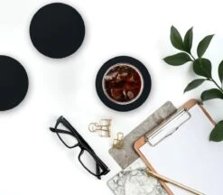 Castagnola Lederen Onderzetters Met Houder – Onderzetters Voor Glazen – Onderzetters Design – Onderzettersset – Drink Onderzetters – Leder – Leren Onderzetters – Set Van 6 – Zwart 13 Castagnola Lederen Onderzetters Met Houder – Onderzetters Voor Glazen – Onderzetters Design – Onderzettersset – Drink Onderzetters – Leder – Leren Onderzetters – Set Van 6 – Zwart -Skimask 1200x1051 17