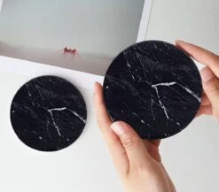 Onderzetter Voor Glazen - Onderzettersset - Drink Onderzetters - Marmer Look - Set Van 6 - SEVEND® 16 Onderzetter Voor Glazen - Onderzettersset - Drink Onderzetters - Marmer Look - Set Van 6 - SEVEND® -Skimask 1200x1055 6