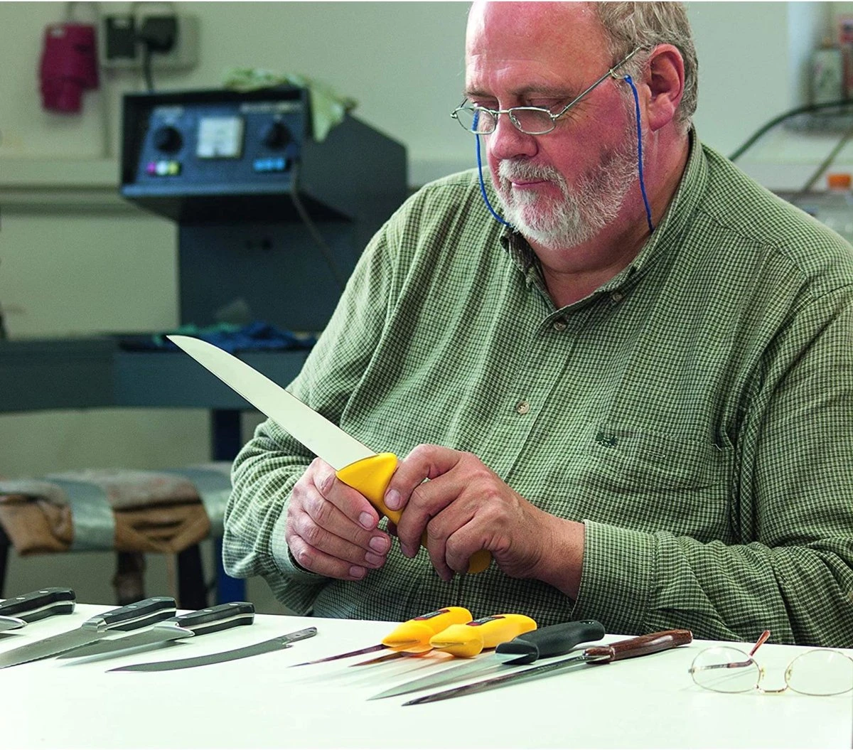 Eikaso Solingen Professionele Messenset - Slagersmes - Universeelmes - Uitbeenmes - Geel - RVS - 3 Delig 5 Eikaso Solingen Professionele Messenset - Slagersmes - Universeelmes - Uitbeenmes - Geel - RVS - 3 Delig - Afbeelding 3