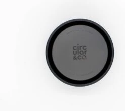 Circular&Co. Herbruikbare To Go Koffiebeker (rCUP) Crème/zwart 8oz/227ml -Skimask 1200x1066 4