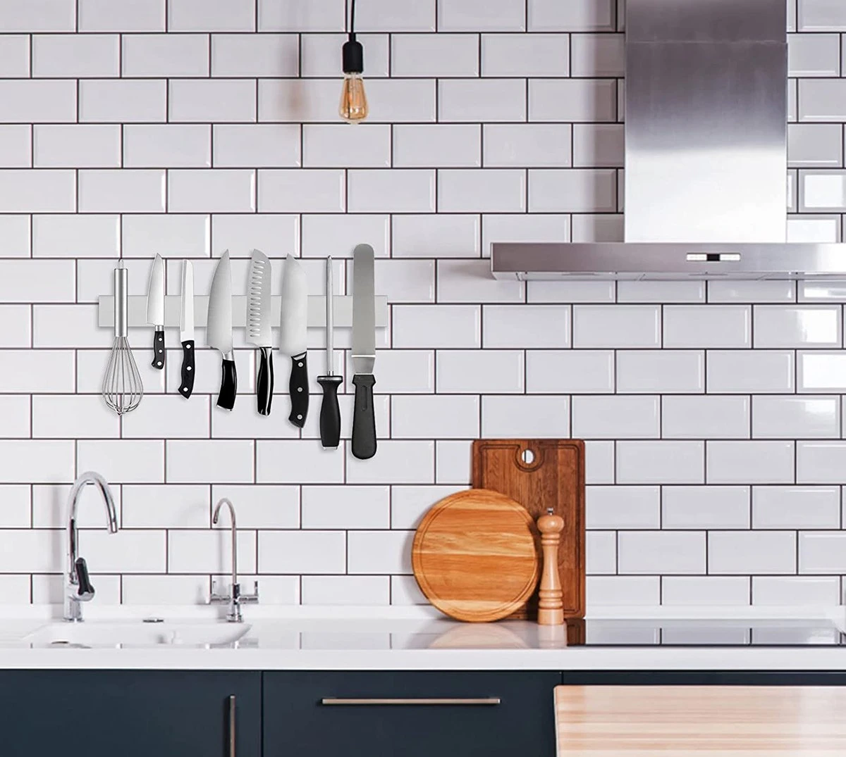 Merkloos Magnetische Messenhouder - Messenmagneet - Messenblok - Messenrek - Messenstrip - Zelfklevende Magneet Strip Voor Messen - 60 Cm 4 Merkloos Magnetische Messenhouder - Messenmagneet - Messenblok - Messenrek - Messenstrip - Zelfklevende Magneet Strip Voor Messen - 60 Cm - Afbeelding 2