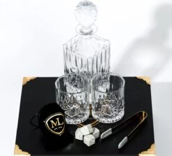 Meadow Lane - Luxe Whiskey Set Met 2 Glazen En Karaf - 8 Stones En IJstang - Mancave Decoratie