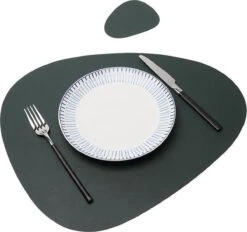 LUTCHOS Placemat Set - 12 Delig - Glorious Green - Lederlook - Waterafstotend - Krasbestendig -Skimask 1200x1125 20