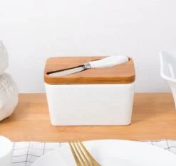 Merkloos Luchtdichte Multifunctionele Botervloot Met Deksel - Porselein - Duurzaam - Vershouddoos - Incl. Mesje (RVS)