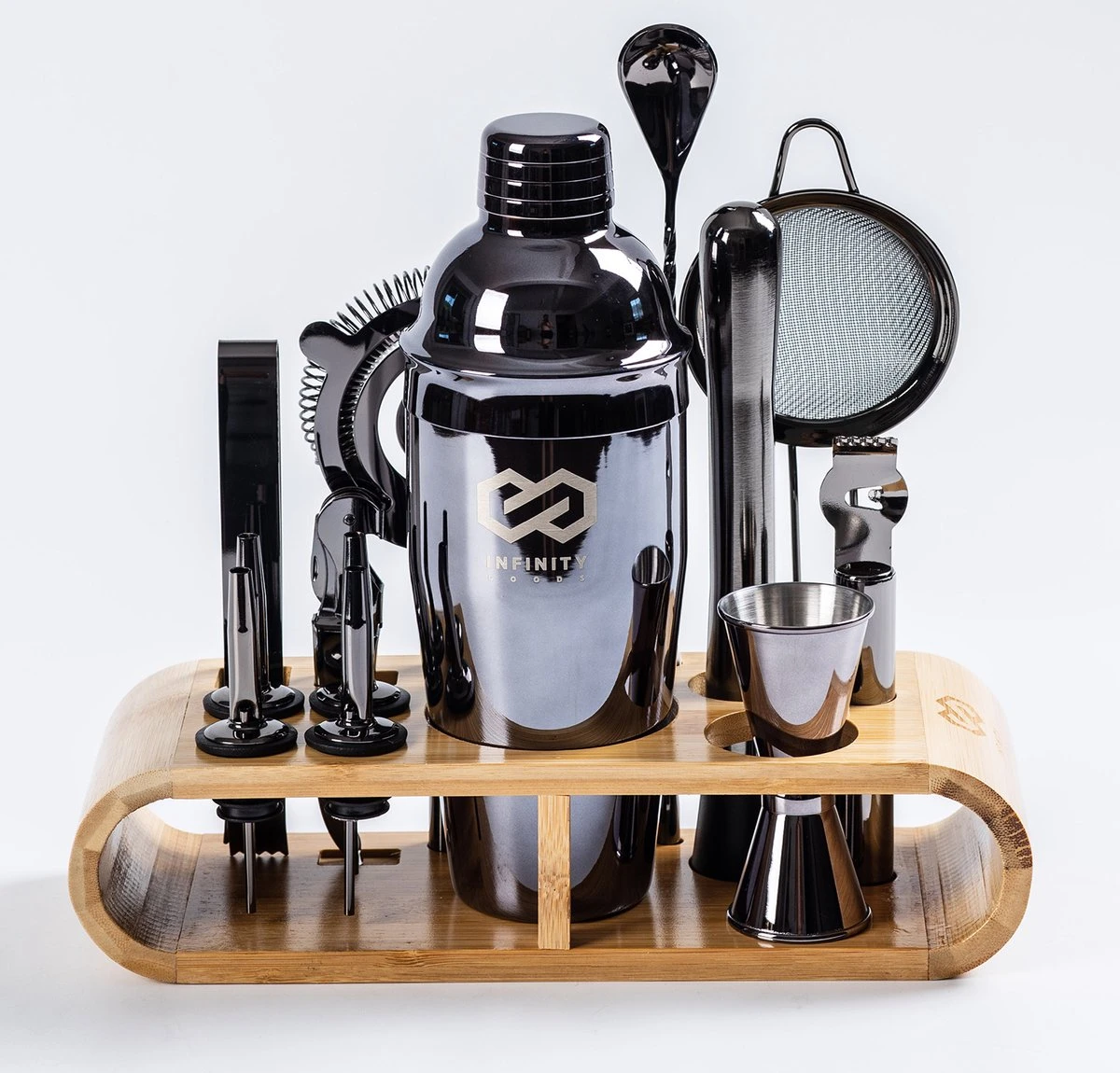 Infinity Goods Cocktailset - 15 Delige Zwarte Cocktail Shaker Set - Luxe Cadeauverpakking - Inclusief Recepten - Zwart 6 Infinity Goods Cocktailset - 15 Delige Zwarte Cocktail Shaker Set - Luxe Cadeauverpakking - Inclusief Recepten - Zwart - Afbeelding 4