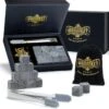 Whisiskey Luxe Whiskey Stones Set - 12 Stuks - Natuursteen Whiskey Stenen Voor Glazen - IJsblokjes - Ijstang - Fluwelen Opbergzak - Herbruikbare IJsblokjes - IJklontjes Steen - Ice Cube - Cadeau Voor Man & Vrouw 2 Whisiskey Luxe Whiskey Stones Set - 12 Stuks - Natuursteen Whiskey Stenen Voor Glazen - IJsblokjes - Ijstang - Fluwelen Opbergzak - Herbruikbare IJsblokjes - IJklontjes Steen - Ice Cube - Cadeau Voor Man & Vrouw -Skimask 1200x1159 9