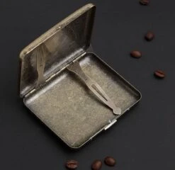 BOTC Sigarettendoosje - Lucky Sigaretten Case - Koper - 18-20 Sigaretten - Sigarettenhouder –Sigaretten Box – Sigaretten Opbergdoosje -Skimask 1200x1164 11