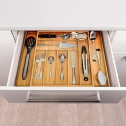 ACAZA Uitschuifbare Bestekbak In Bamboe Hout, Besteklade Met 7 Tot 9 Vakken, Ladeverdeler, Opbergbak, Bestekcassette, Verstelbaar -Skimask 1200x1200 1104