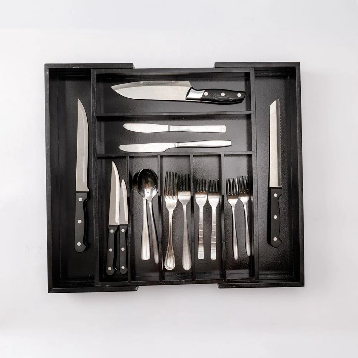 Merkloos Decopatent® Uitschuifbaar Bestekbak - Besteklade - 7 Vaks -> Uitschuifbaar Naar 9 Vakken - Bestekbakken Organizer - Bamboe - Zwart 4 Merkloos Decopatent® Uitschuifbaar Bestekbak - Besteklade - 7 Vaks -> Uitschuifbaar Naar 9 Vakken - Bestekbakken Organizer - Bamboe - Zwart - Afbeelding 2