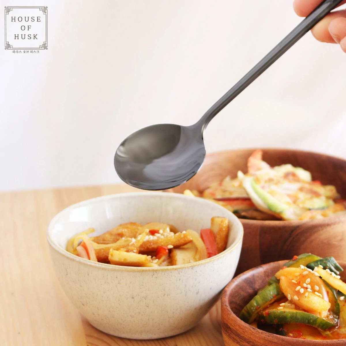 House Of Husk 1 Persoons Chopstick Set - 1 Paar Metalen Koreaanse Eetstokjes - Inclusief Eetlepel En Houder - RVS - Metaal - Eetstokjes - Koreaans - Vaatwasserbestendig - Sushi Chopsticks - Noodles - Zwart 5 House Of Husk 1 Persoons Chopstick Set - 1 Paar Metalen Koreaanse Eetstokjes - Inclusief Eetlepel En Houder - RVS - Metaal - Eetstokjes - Koreaans - Vaatwasserbestendig - Sushi Chopsticks - Noodles - Zwart - Afbeelding 3