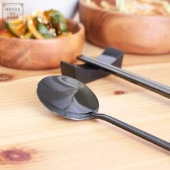 House Of Husk 1 Persoons Chopstick Set - 1 Paar Metalen Koreaanse Eetstokjes - Inclusief Eetlepel En Houder - RVS - Metaal - Eetstokjes - Koreaans - Vaatwasserbestendig - Sushi Chopsticks - Noodles - Zwart 12 House Of Husk 1 Persoons Chopstick Set - 1 Paar Metalen Koreaanse Eetstokjes - Inclusief Eetlepel En Houder - RVS - Metaal - Eetstokjes - Koreaans - Vaatwasserbestendig - Sushi Chopsticks - Noodles - Zwart -Skimask 1200x1200 1419
