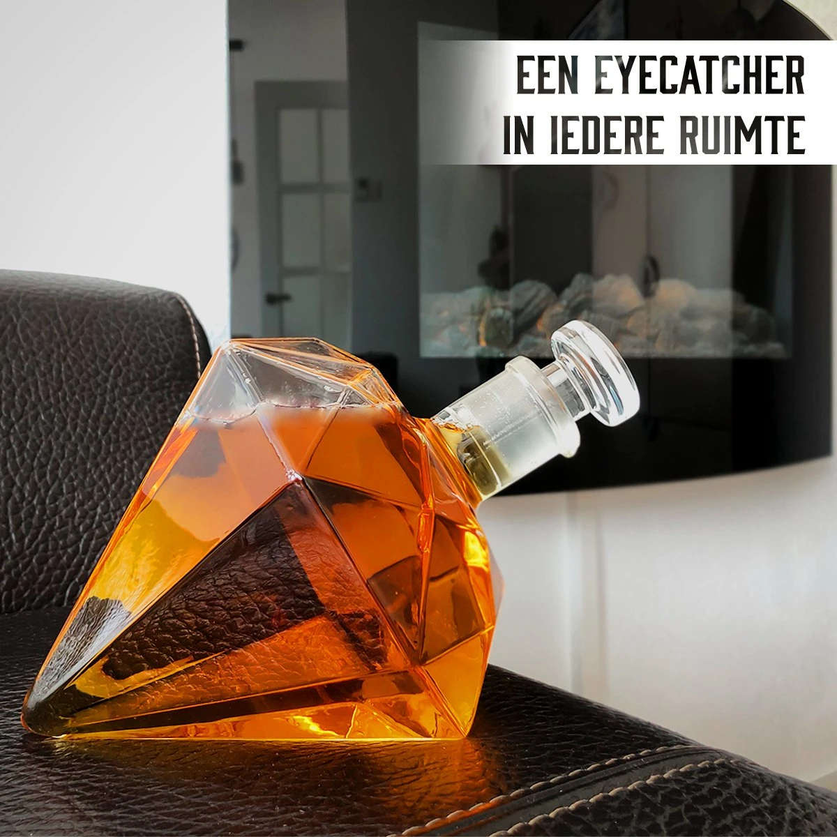 Whisiskey Whiskey Karaf - Diamant- Luxe Whisky Karaf Set - 0,9 L - Decanteer Karaf - Whiskey Set - Incl. 4 Whiskey Stones & Schenktuit - Peaky Blinders - Cadeau Voor Man & Vrouw 6 Whisiskey Whiskey Karaf - Diamant- Luxe Whisky Karaf Set - 0,9 L - Decanteer Karaf - Whiskey Set - Incl. 4 Whiskey Stones & Schenktuit - Peaky Blinders - Cadeau Voor Man & Vrouw - Afbeelding 4