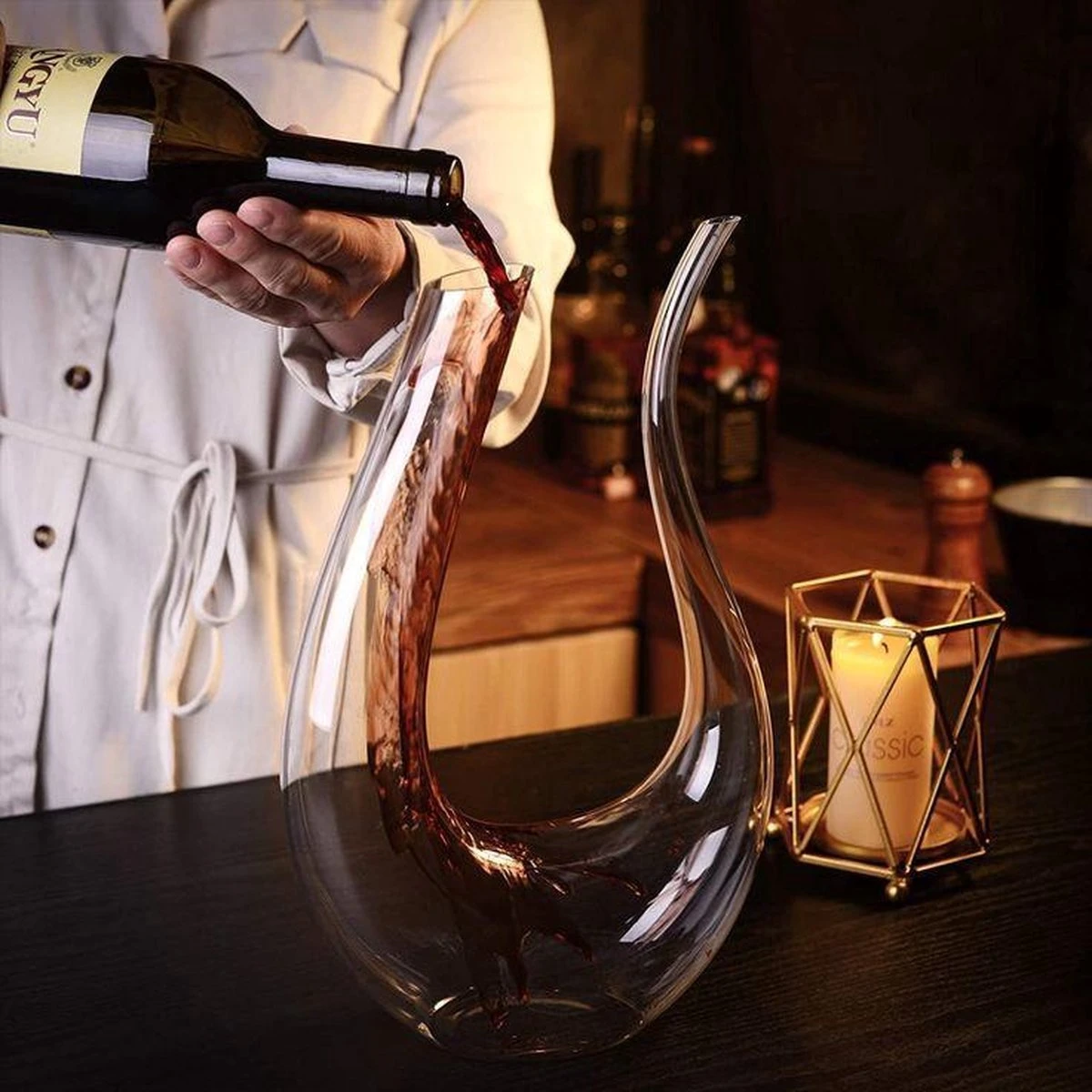 Luxwine - Decanteer Karaf Wijn - Wijnkaraf - 1.5L - Luxe Karaf - Incl. 1000 Schoonmaakparels - Luxe Cadeauverpakking - Decanter - Decanteer Karaf - Wijnkaraf - Wijn Decanteerder - Wijn Accessoires - U-vorm - Kerstcadeau 11 Luxwine - Decanteer Karaf Wijn - Wijnkaraf - 1.5L - Luxe Karaf - Incl. 1000 Schoonmaakparels - Luxe Cadeauverpakking - Decanter - Decanteer Karaf - Wijnkaraf - Wijn Decanteerder - Wijn Accessoires - U-vorm - Kerstcadeau - Afbeelding 9