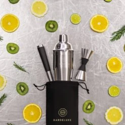 Cocktail Set Van BarDeluxe® - 3-Delig - 750ml Cocktail Shaker - Jigger / Maatbeker - Cocktail Stamper - Inclusief Nederlandstalig Receptenboek + Bewaarhoes - Zilver -Skimask 1200x1200 1968