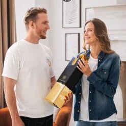 BarDeluxe® Cocktail Set - 12-Delig - Cocktailset - Cocktail Shaker Set - Inclusief Cocktail Shaker - Cocktail Recepten Boek - Cadeau Voor Man - Cadeau Voor Vrouw - Luxe Cadeauverpakking & Bewaarhoes - Cocktail Set Goud -Skimask 1200x1200 1973