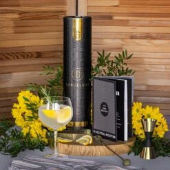 BarDeluxe® Cocktail Set - 12-Delig - Cocktailset - Cocktail Shaker Set - Inclusief Cocktail Shaker - Cocktail Recepten Boek - Cadeau Voor Man - Cadeau Voor Vrouw - Luxe Cadeauverpakking & Bewaarhoes - Cocktail Set Goud -Skimask 1200x1200 1976