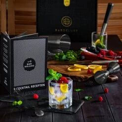 BarDeluxe® Bosten Shaker Cocktail Set - 5-Delig - Boston Shaker - Cocktail Set - Cocktail Stamper - Cocktail Zeef - Bar Lepel - Inclusief Receptenboek + Bewaarhoes - Cocktail Set Zwart -Skimask 1200x1200 2132