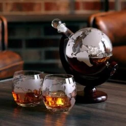 MikaMax Globe Whiskey Decanter – Standaard Versie – Whiskey Set – Complete Set – Whiskey Karaf – Incl. 2 Whiskey Glazen En Whiskey Stones – 900 ML 21 MikaMax Globe Whiskey Decanter – Standaard Versie – Whiskey Set – Complete Set – Whiskey Karaf – Incl. 2 Whiskey Glazen En Whiskey Stones – 900 ML -Skimask 1200x1200 2241