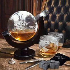 MikaMax Globe Whiskey Decanter – Standaard Versie – Whiskey Set – Complete Set – Whiskey Karaf – Incl. 2 Whiskey Glazen En Whiskey Stones – 900 ML 29 MikaMax Globe Whiskey Decanter – Standaard Versie – Whiskey Set – Complete Set – Whiskey Karaf – Incl. 2 Whiskey Glazen En Whiskey Stones – 900 ML -Skimask 1200x1200 2247
