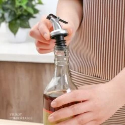 Binnenshuis - Olijfolie Schenktuit - Schenkdop Voor Wijn, Fles Of Cocktail - Kunststof Dop - 1 Stuk - Universeel - Rubberen Afsluitring - Olie Schenker - Bar Accessoires - Schenker 14 Binnenshuis - Olijfolie Schenktuit - Schenkdop Voor Wijn, Fles Of Cocktail - Kunststof Dop - 1 Stuk - Universeel - Rubberen Afsluitring - Olie Schenker - Bar Accessoires - Schenker -Skimask 1200x1200 2430