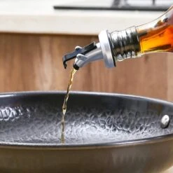 Binnenshuis - Olijfolie Schenktuit - Schenkdop Voor Wijn, Fles Of Cocktail - Kunststof Dop - 1 Stuk - Universeel - Rubberen Afsluitring - Olie Schenker - Bar Accessoires - Schenker 21 Binnenshuis - Olijfolie Schenktuit - Schenkdop Voor Wijn, Fles Of Cocktail - Kunststof Dop - 1 Stuk - Universeel - Rubberen Afsluitring - Olie Schenker - Bar Accessoires - Schenker -Skimask 1200x1200 2435