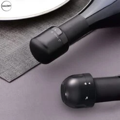 Vacuüm Wijnstopper & Champagne Stopper - Wijn Accessoires - Flessenstop - Herbruikbaar - Zwart 10 Vacuüm Wijnstopper & Champagne Stopper - Wijn Accessoires - Flessenstop - Herbruikbaar - Zwart -Skimask 1200x1200 2488