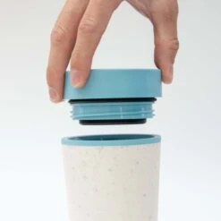 Circular & Co - Travel Mug - Koffiebeker To Go - Coffee To Go Beker - 227 Ml - Crème - Groen - 8oz - Duurzaam -Skimask 1200x1200 2609