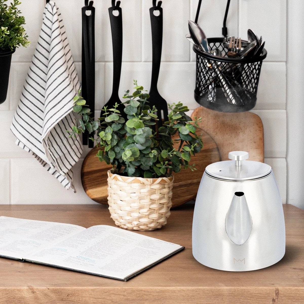 Vaja® Theepot Camille Met Filter - Zilver - 1.0L - RVS Dubbelwandig - Theekan 9 Vaja® Theepot Camille Met Filter - Zilver - 1.0L - RVS Dubbelwandig - Theekan - Afbeelding 7