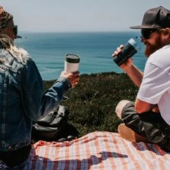 Circular&Co. Herbruikbare To Go Koffiebeker (rCUP) Crème/groen 12oz/340ml 25 Circular&Co. Herbruikbare To Go Koffiebeker (rCUP) Crème/groen 12oz/340ml -Skimask 1200x1200 2963