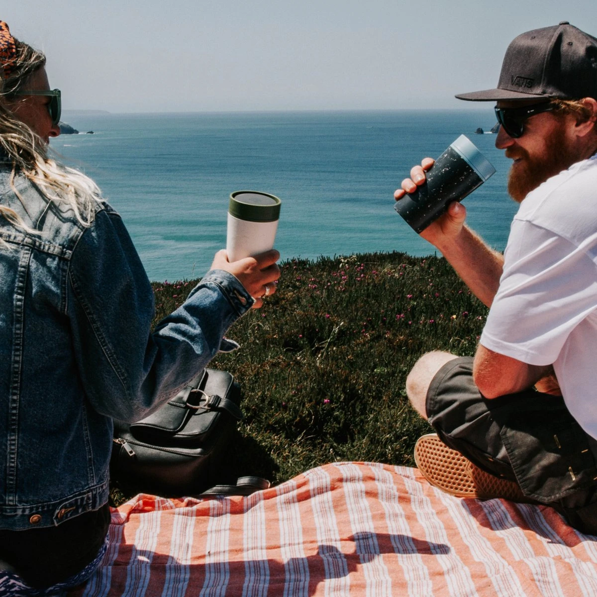 Circular&Co. Herbruikbare To Go Koffiebeker (rCUP) Crème/groen 12oz/340ml 13 Circular&Co. Herbruikbare To Go Koffiebeker (rCUP) Crème/groen 12oz/340ml - Afbeelding 11