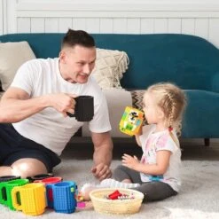 Merkloos Build On Brick Mug - Licht Blauw - 350 Ml - Bouw Je Eigen Mok Met Bouwsteentjes - BPA Vrije Drinkbeker Cadeau Voor Kinderen Of Volwassenen - Koffie Thee Limonade Of Andere Dranken - Pennenbeker - Creatief Accessoire Voor Op Bureau -HnD -Skimask 1200x1200 3023