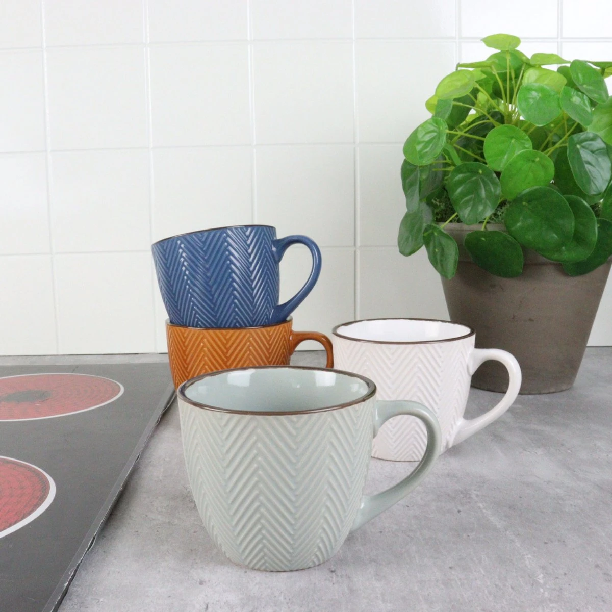 OTIX Koffiekopjes - Met Oor - Set Van 4 - Verschillende Kleuren - Aardewerk - 250 Ml 7 OTIX Koffiekopjes - Met Oor - Set Van 4 - Verschillende Kleuren - Aardewerk - 250 Ml - Afbeelding 5