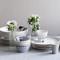 Royal Doulton Pacific - Gebaksbordjes Set - Porselein - Wit / Blauw - ⌀ 16 Cm - 6 Stuks 17 Royal Doulton Pacific - Gebaksbordjes Set - Porselein - Wit / Blauw - ⌀ 16 Cm - 6 Stuks -Skimask 1200x1200 3467