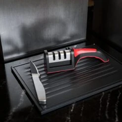 Selotus® - Messenslijper Compact – Extra Scherp - 3 Standen - Zwart - Antislip - Scharenslijper - Messen Slijper - Knife Sharpener - Aanzetstaal -Skimask 1200x1200 349