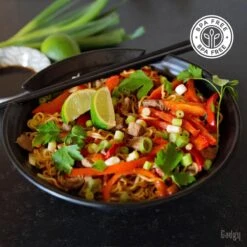 Gadgy Noodle Kom Set - 2 Kommen, 2 Paar Eetstokjes En 2 Lepels - Noodle Bowl - Japans Servies -Skimask 1200x1200 3574