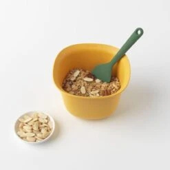 Brabantia Tasty+ Siliconen Spatel Plus Schraper - Fir Green -Skimask 1200x1200 3729