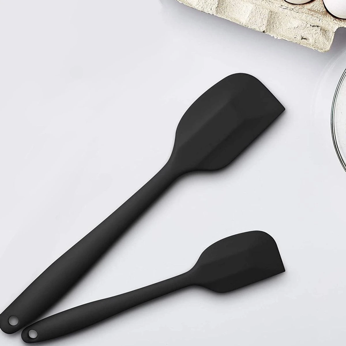 VITAMO Siliconen Spatel 2 Stuks - Hittebestendig - Vaatwasserbestendig - BPA Vrij - 28 En 21 Cm - Zwart 3 VITAMO Siliconen Spatel 2 Stuks - Hittebestendig - Vaatwasserbestendig - BPA Vrij - 28 En 21 Cm - Zwart