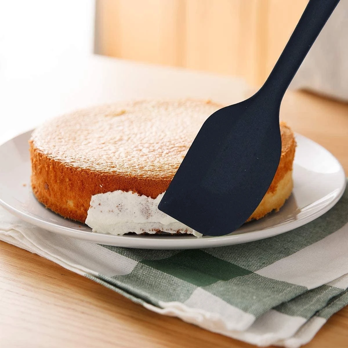 VITAMO Siliconen Spatel 2 Stuks - Hittebestendig - Vaatwasserbestendig - BPA Vrij - 28 En 21 Cm - Zwart 6 VITAMO Siliconen Spatel 2 Stuks - Hittebestendig - Vaatwasserbestendig - BPA Vrij - 28 En 21 Cm - Zwart - Afbeelding 4