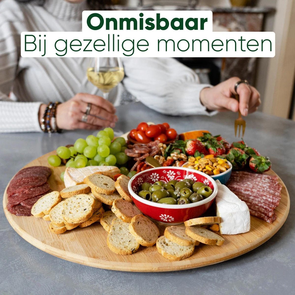 JoFlow Draaiplateau Of Borrelplank XL - Draaischijf – Draaischotel – 360 Graden Roterend Serveerbord Van Bamboe Hout – ⌀ 40CM 4 JoFlow Draaiplateau Of Borrelplank XL - Draaischijf – Draaischotel – 360 Graden Roterend Serveerbord Van Bamboe Hout – ⌀ 40CM - Afbeelding 2