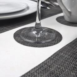 Merkloos De Millennials Duurzame Placemats 6+6 (gratis Coaster) - Zwart- Decoratie - Hittebestendig - Makkelijk Schoon - Fijngeweven PVC - Herbruikbare - Keukenaccessoires - Cadeau 12 Merkloos De Millennials Duurzame Placemats 6+6 (gratis Coaster) - Zwart- Decoratie - Hittebestendig - Makkelijk Schoon - Fijngeweven PVC - Herbruikbare - Keukenaccessoires - Cadeau -Skimask 1200x1200 4386