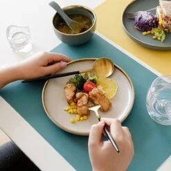Placemats Van Sophie Nordinn® - Placemat Vaxjo (Turquiose) - Placemats Kunststof - Set 4 Stuks - 30x40 Cm 13 Placemats Van Sophie Nordinn® - Placemat Vaxjo (Turquiose) - Placemats Kunststof - Set 4 Stuks - 30x40 Cm -Skimask 1200x1200 4438
