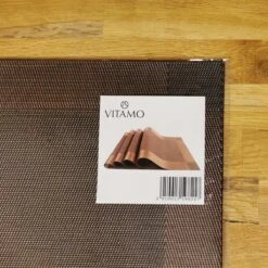 Vitamo™ Duurzame Placemats 4 Stuks - Hittebestendig - Makkelijk Schoon - Fijngeweven PVC - 30 X 45cm - Metallic Bruin 11 Vitamo™ Duurzame Placemats 4 Stuks - Hittebestendig - Makkelijk Schoon - Fijngeweven PVC - 30 X 45cm - Metallic Bruin -Skimask 1200x1200 4474