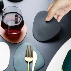 LUTCHOS Placemat Set - 12 Delig - Glorious Green - Lederlook - Waterafstotend - Krasbestendig -Skimask 1200x1200 4501