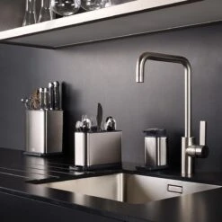 Joseph Joseph Surface Messenblok En Keukenhulphouder - Rvs - 18 X 20 X 13 Cm - Zilverkleurig -Skimask 1200x1200 473