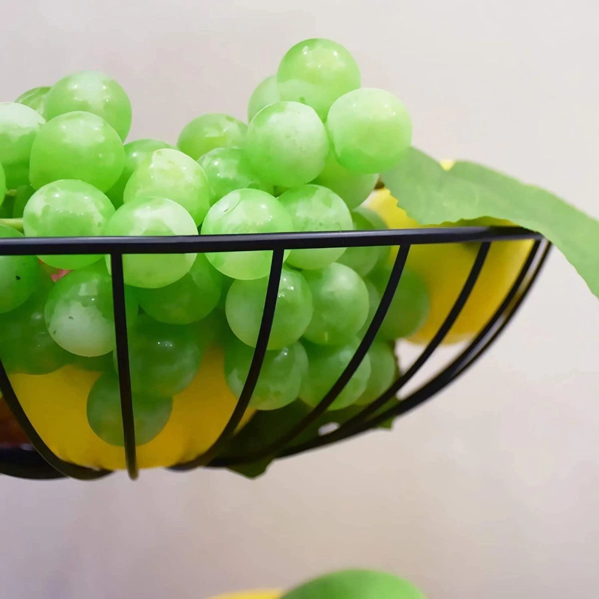 Fruitschaal - Etagere 3 Laags – Fruitmand Metaal - Schaal Decoratie - Voor Fruit / Groente / Snacks / Brood – RVS - 48 X 33 X 33 Cm 9 Fruitschaal - Etagere 3 Laags – Fruitmand Metaal - Schaal Decoratie - Voor Fruit / Groente / Snacks / Brood – RVS - 48 X 33 X 33 Cm - Afbeelding 7