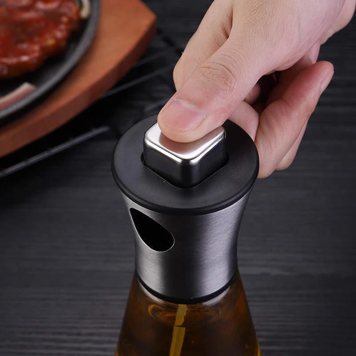 Robuuste Kwaliteit Oliespray RVS Inclusief Trechter - Azijnspray- Verstuiver 200ML- Olijfolie Spray - Avocado Olie Spray - Keuken Spray Olie - Keizer RVS 6 Robuuste Kwaliteit Oliespray RVS Inclusief Trechter - Azijnspray- Verstuiver 200ML- Olijfolie Spray - Avocado Olie Spray - Keuken Spray Olie - Keizer RVS - Afbeelding 4